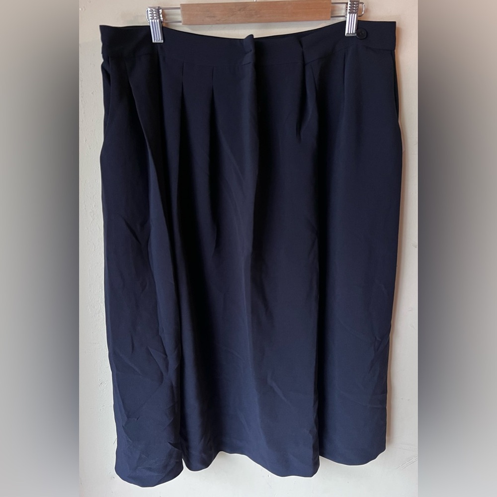 💚 Zara Basic Navy Blue Short/Skirt size Medium‎ NWT